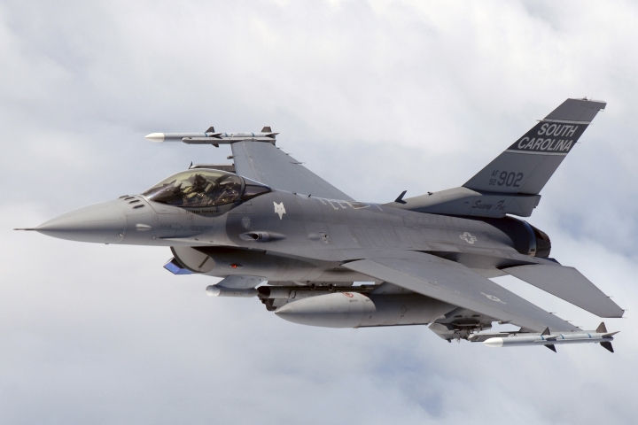 F-16 Falcon [REVIEW + SPECS] | Defence Database